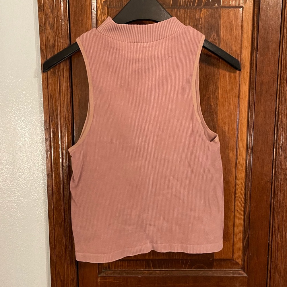 SOLD- Pink crop tank - Picture 2 of 3